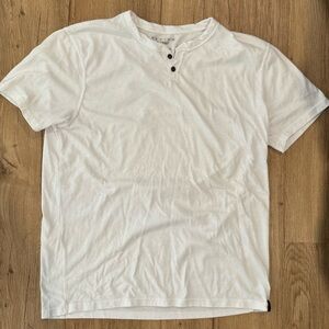 Lucky brand t shirt